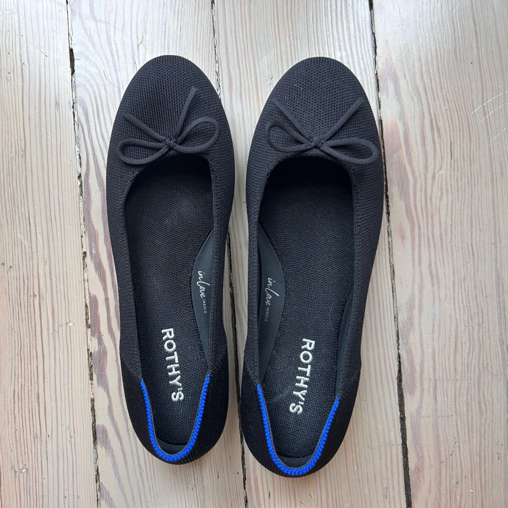 Rothy’s - The Ballet Flat in black w/ bow detail